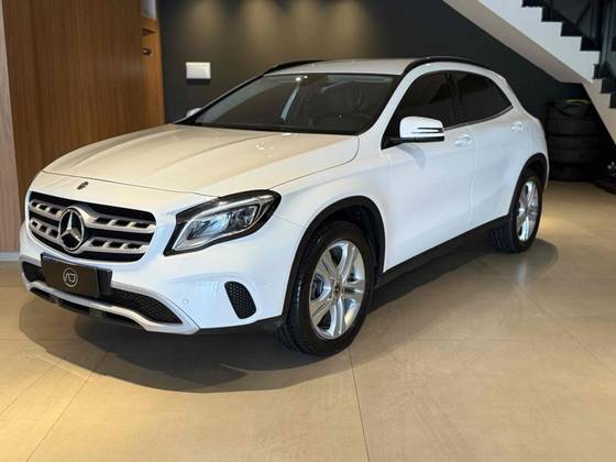 MERCEDES-BENZ GLA 200 1.6 CGI FLEX STYLE 7G-DCT
